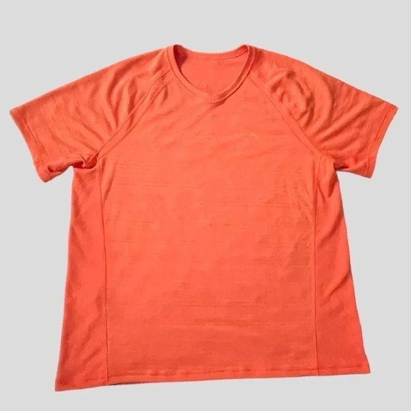 Tommy Bahama Short Sleeve Polyester Stretch T Shirt Men Size Large Coral - Picture 1 of 2